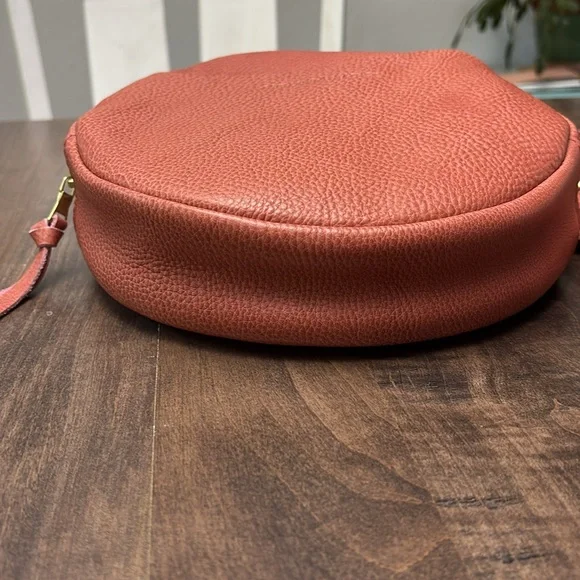 Portland leather large round purse in Watermelon. - Picture 3 of 4